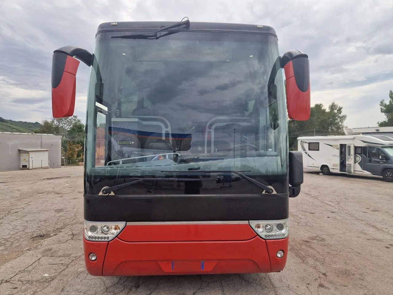 Van Hool Acron - مركبة كوتش: صورة 2 Van Hool Acron - مركبة كوتش: صورة 2