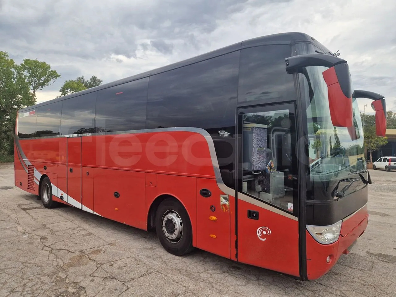Van Hool Acron - مركبة كوتش: صورة 1 Van Hool Acron - مركبة كوتش: صورة 1