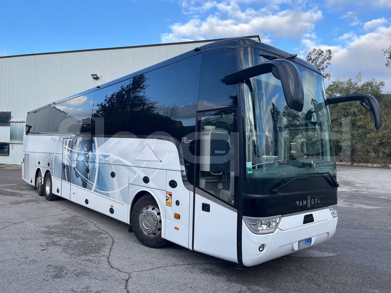Van Hool Astron - مركبة كوتش: صورة 1 Van Hool Astron - مركبة كوتش: صورة 1