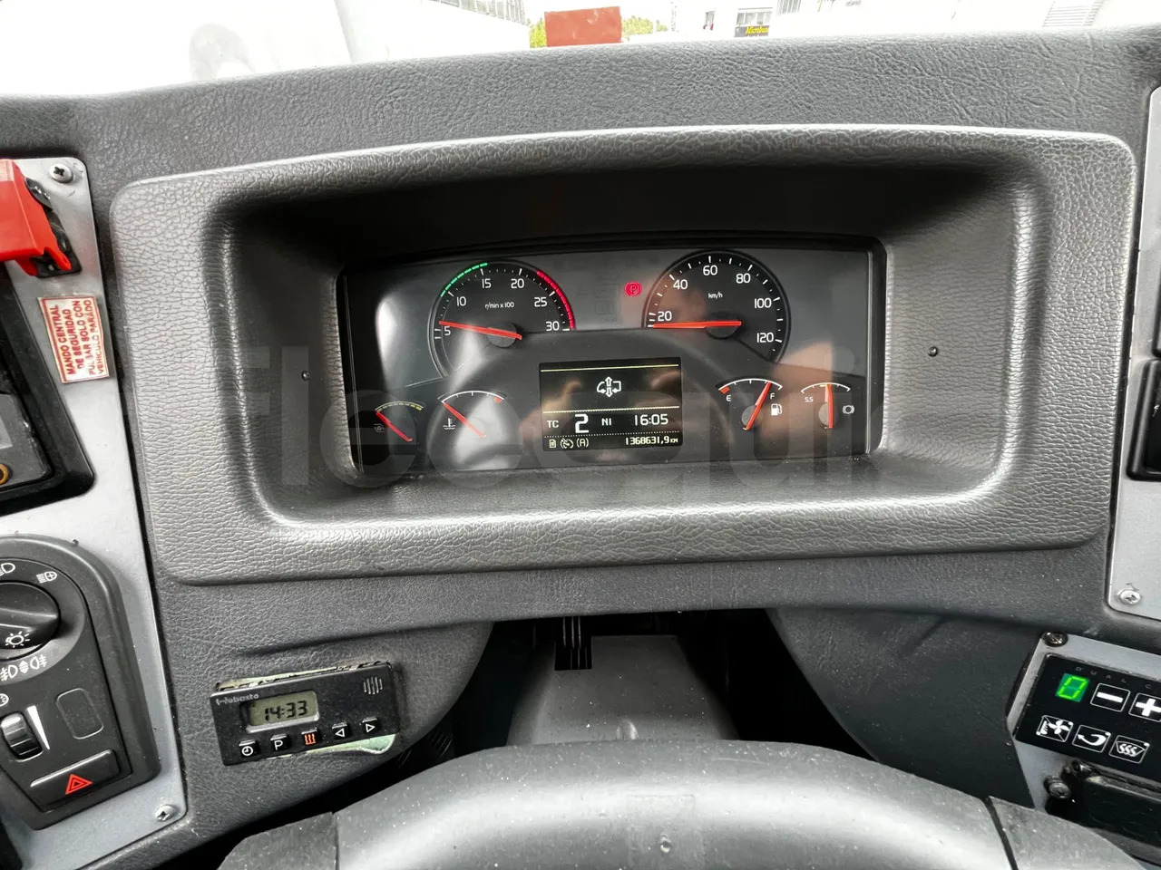 Volvo B12B - مركبة كوتش: صورة 3 Volvo B12B - مركبة كوتش: صورة 3