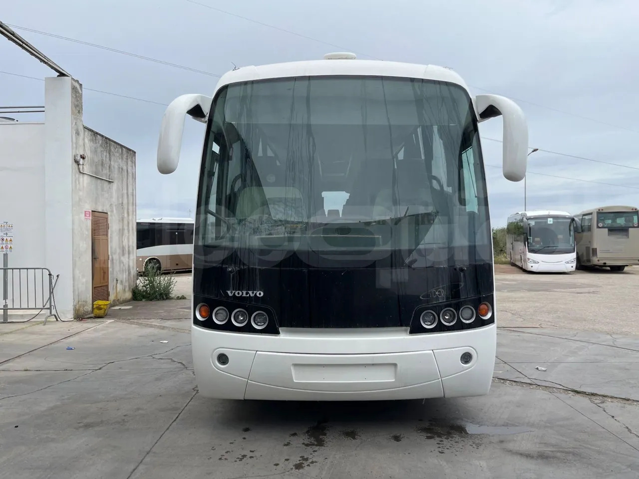Volvo B12 - مركبة كوتش: صورة 2 Volvo B12 - مركبة كوتش: صورة 2