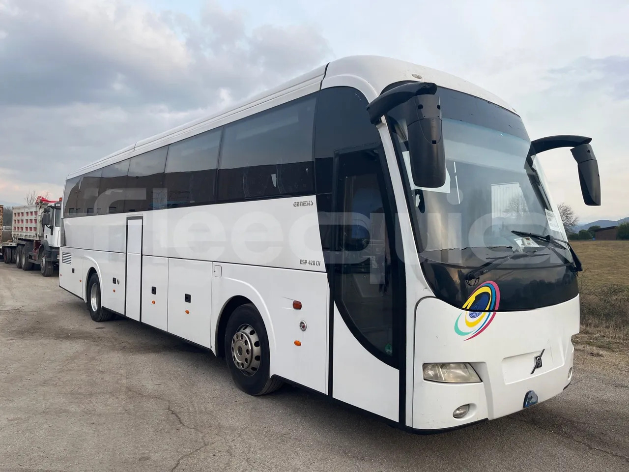 Volvo B12 - مركبة كوتش: صورة 1 Volvo B12 - مركبة كوتش: صورة 1