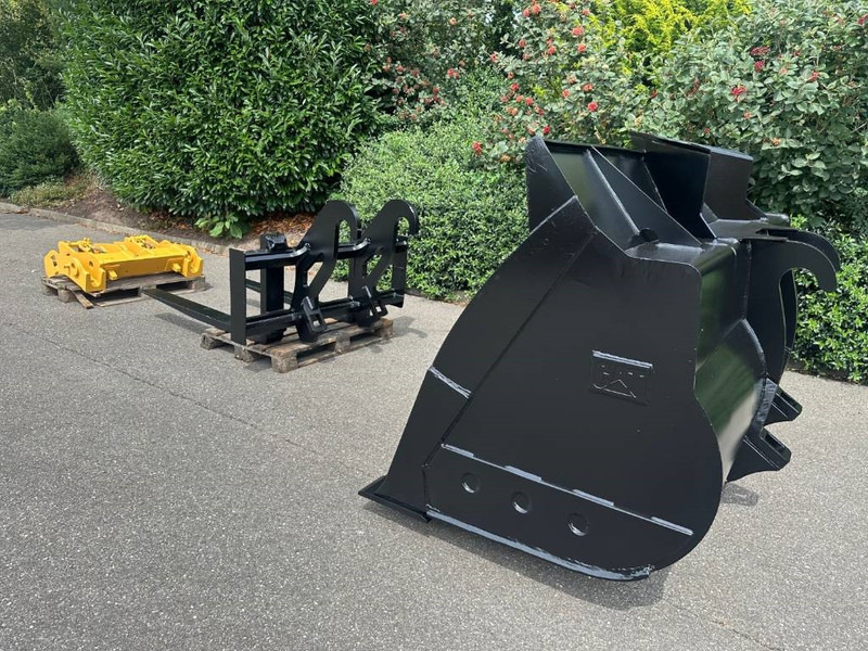 Cat 938M Fusion coupler, Bucket, Forks - قارنة توصيل هيدروليكي - آلات البناء: صورة 3 Cat 938M Fusion coupler, Bucket, Forks - قارنة توصيل هيدروليكي - آلات البناء: صورة 3