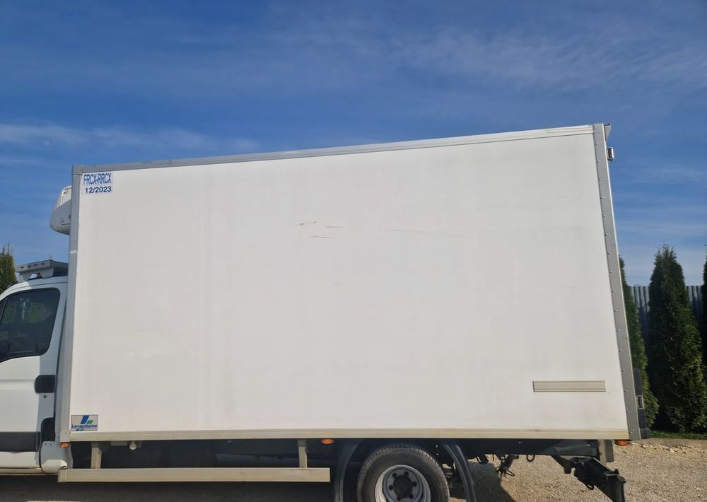 Chłodnia Mroźnia kontener 4.5m , 2 komory, dodatkowe zasilanie, boczne drzwi - مُبرِّد صندوق مغلق: صورة 2 Chłodnia Mroźnia kontener 4.5m , 2 komory, dodatkowe zasilanie, boczne drzwi - مُبرِّد صندوق مغلق: صورة 2