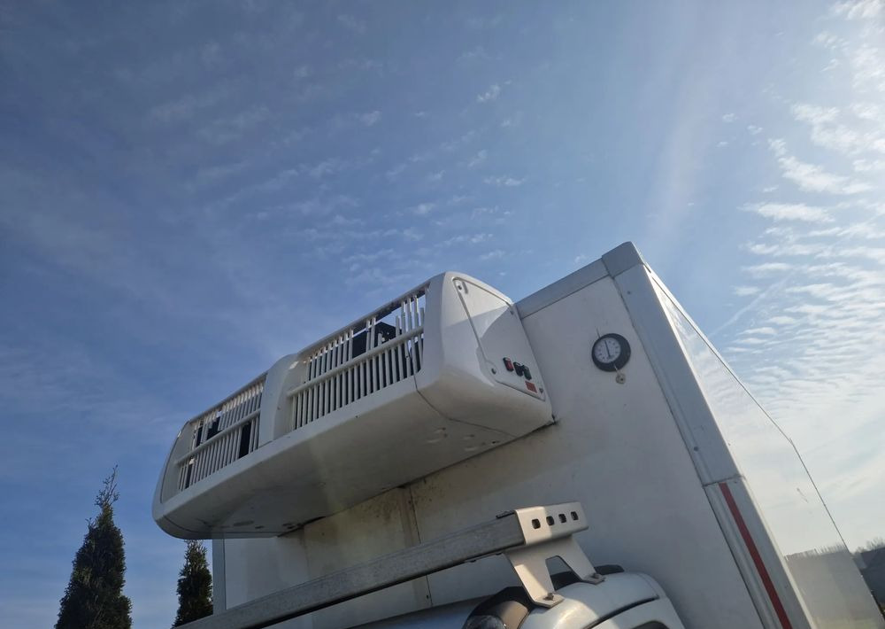 Chłodnia Mroźnia kontener 4.5m , 2 komory, dodatkowe zasilanie, boczne drzwi - مُبرِّد صندوق مغلق: صورة 3 Chłodnia Mroźnia kontener 4.5m , 2 komory, dodatkowe zasilanie, boczne drzwi - مُبرِّد صندوق مغلق: صورة 3