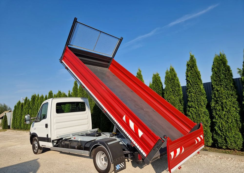 Iveco 35C15 3.0 - قلاب صغير: صورة 3 Iveco 35C15 3.0 - قلاب صغير: صورة 3