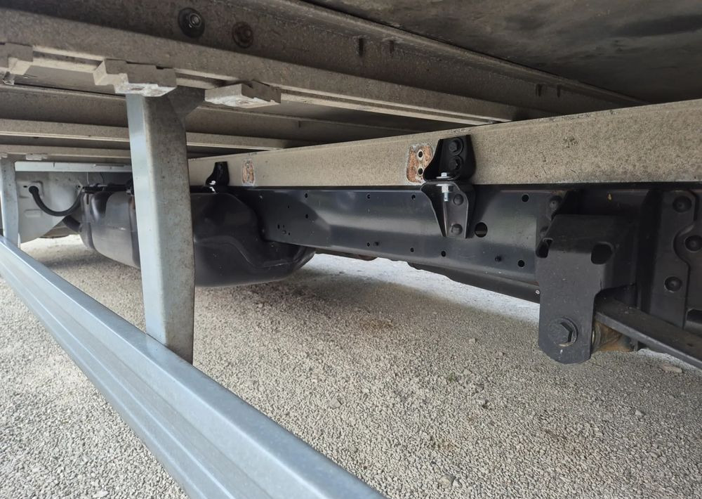 Iveco 35s14 140KM - شاحنة ستارة جانبية: صورة 5 Iveco 35s14 140KM - شاحنة ستارة جانبية: صورة 5