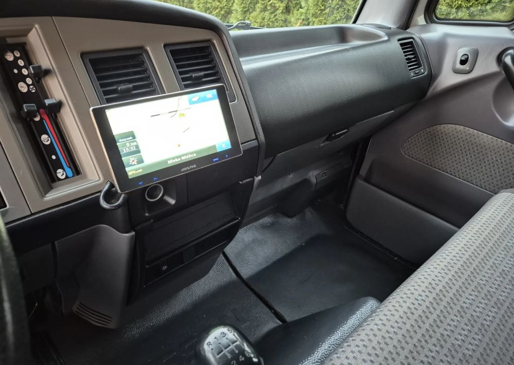 شاحنة مغلقة الصندوق Nissan ATLEON 3.0 150KM: صورة 9