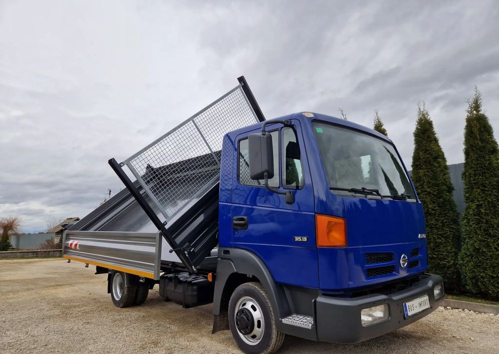 Nissan Atleon 3.0 - قلاب صغير: صورة 3 Nissan Atleon 3.0 - قلاب صغير: صورة 3