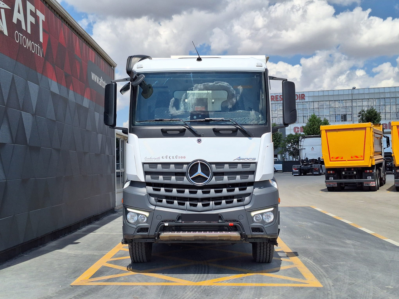 MERCEDES-BENZ AROCS 3345 - شاحنة قلاب: صورة 2 MERCEDES-BENZ AROCS 3345 - شاحنة قلاب: صورة 2