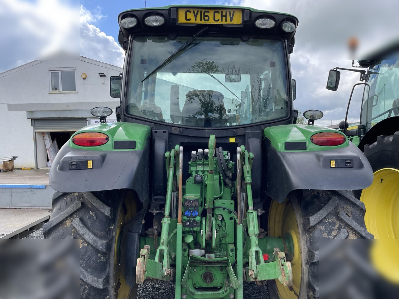 2016 JOHN DEERE 6110R - جرار: صورة 3 2016 JOHN DEERE 6110R - جرار: صورة 3