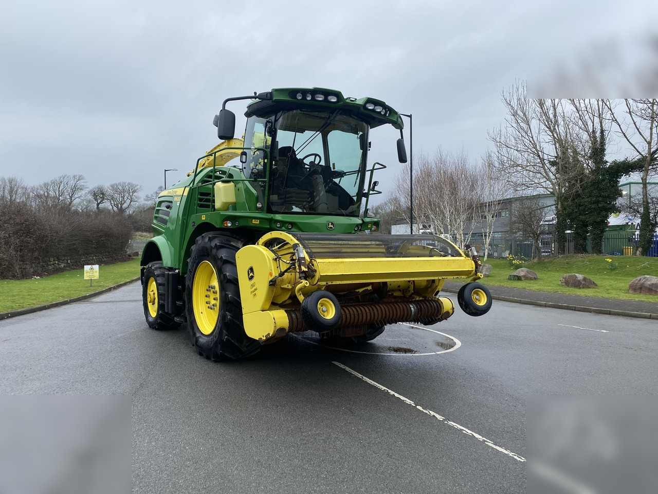 2020 JOHN DEERE 8600 - حصادة الأعلاف: صورة 3 2020 JOHN DEERE 8600 - حصادة الأعلاف: صورة 3