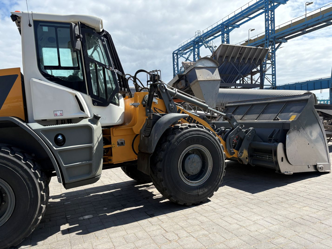 LIEBHERR L538 - اللودر بعجل: صورة 2 LIEBHERR L538 - اللودر بعجل: صورة 2