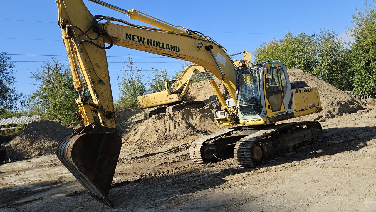 NEW HOLLAND E 245 B - حفار زحاف: صورة 3 NEW HOLLAND E 245 B - حفار زحاف: صورة 3