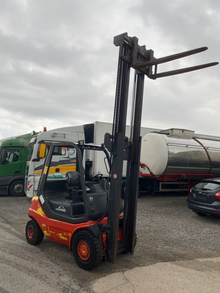 Linde H20T-03 - رافعة شوكية تعمل بالغاز: صورة 2 Linde H20T-03 - رافعة شوكية تعمل بالغاز: صورة 2