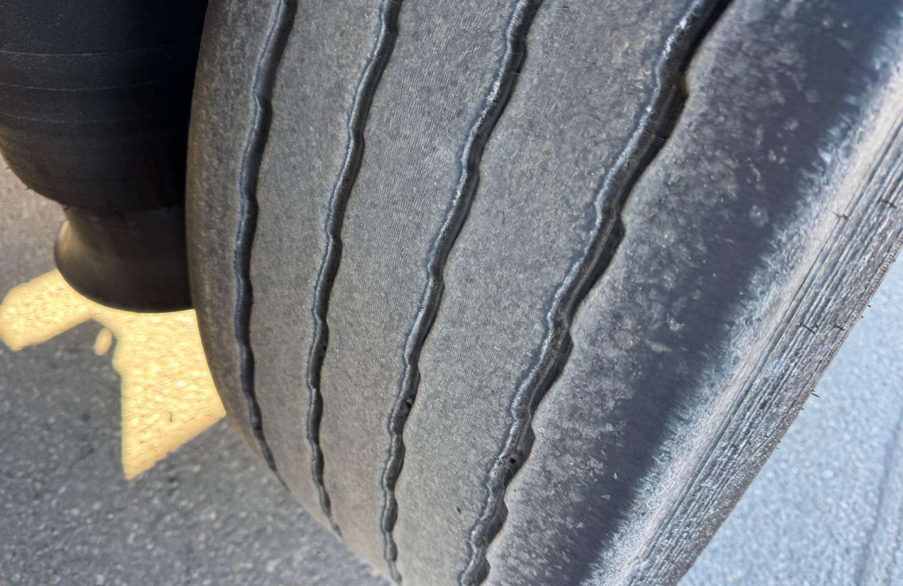 Krone Standart - نصف مقطورة صندوق مغلق: صورة 4 Krone Standart - نصف مقطورة صندوق مغلق: صورة 4