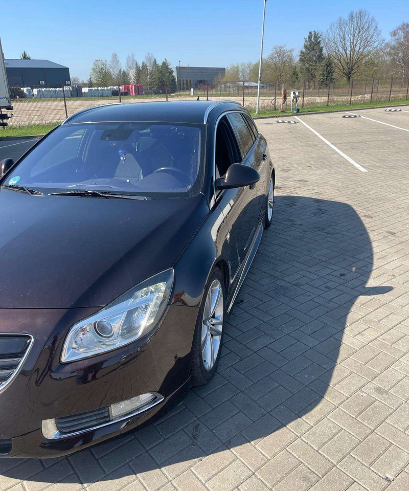 Opel Insignia - سيارة ستيشن: صورة 4 Opel Insignia - سيارة ستيشن: صورة 4