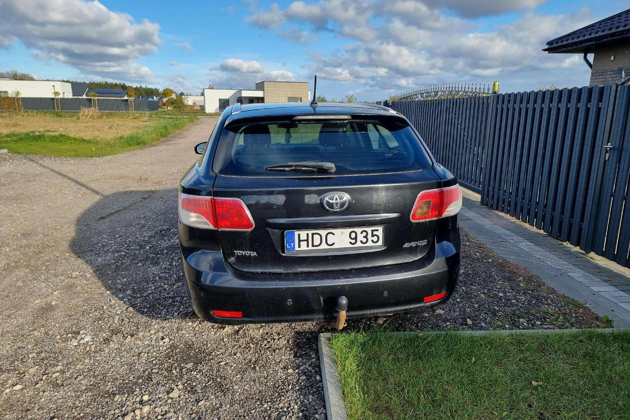 Toyota Avensis - سيارة ستيشن: صورة 4 Toyota Avensis - سيارة ستيشن: صورة 4