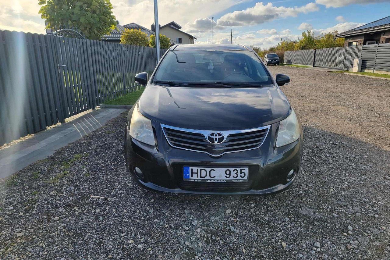 Toyota Avensis - سيارة ستيشن: صورة 3 Toyota Avensis - سيارة ستيشن: صورة 3