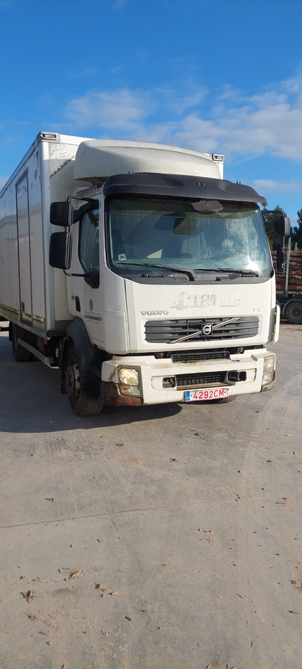 VOLVO FL240 - شاحنة مقفلة: صورة 2 VOLVO FL240 - شاحنة مقفلة: صورة 2