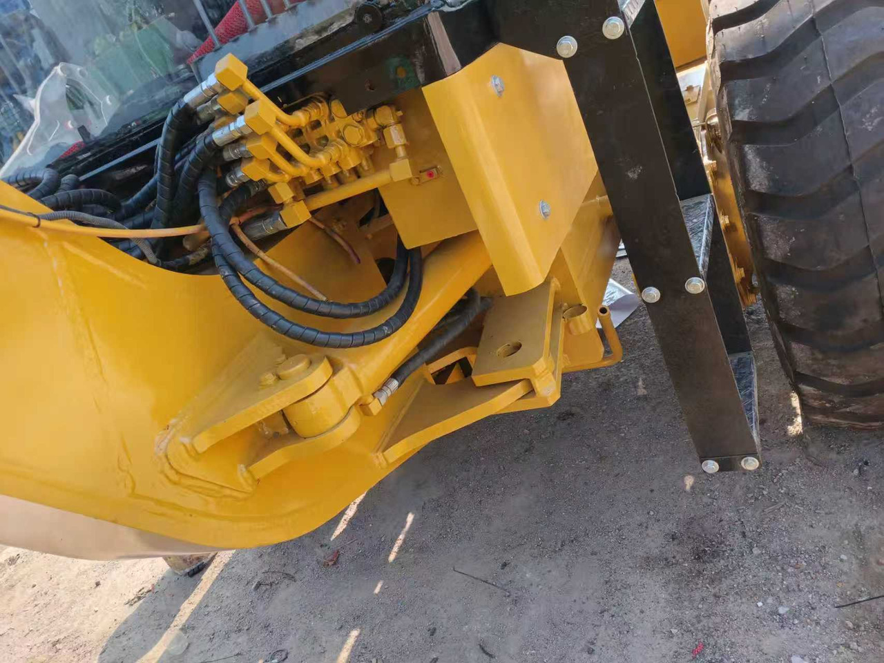 CATERPILLAR 140K used motor grader low price USA brand caterpillar - ممهدة: صورة 5 CATERPILLAR 140K used motor grader low price USA brand caterpillar - ممهدة: صورة 5