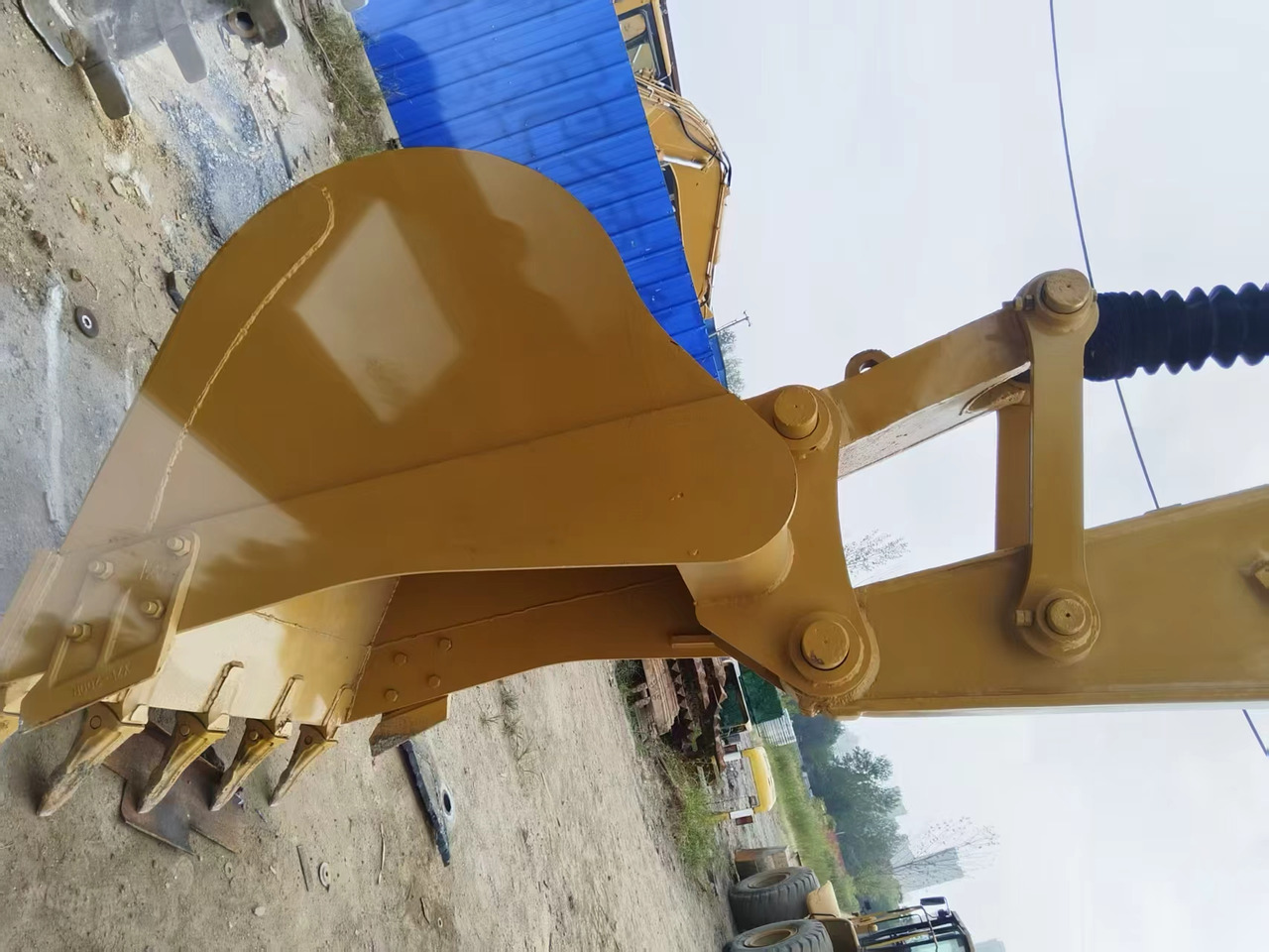 CATERPILLAR 330DL good condition 2024 30 ton excavator for sale - حفار زحاف: صورة 2 CATERPILLAR 330DL good condition 2024 30 ton excavator for sale - حفار زحاف: صورة 2