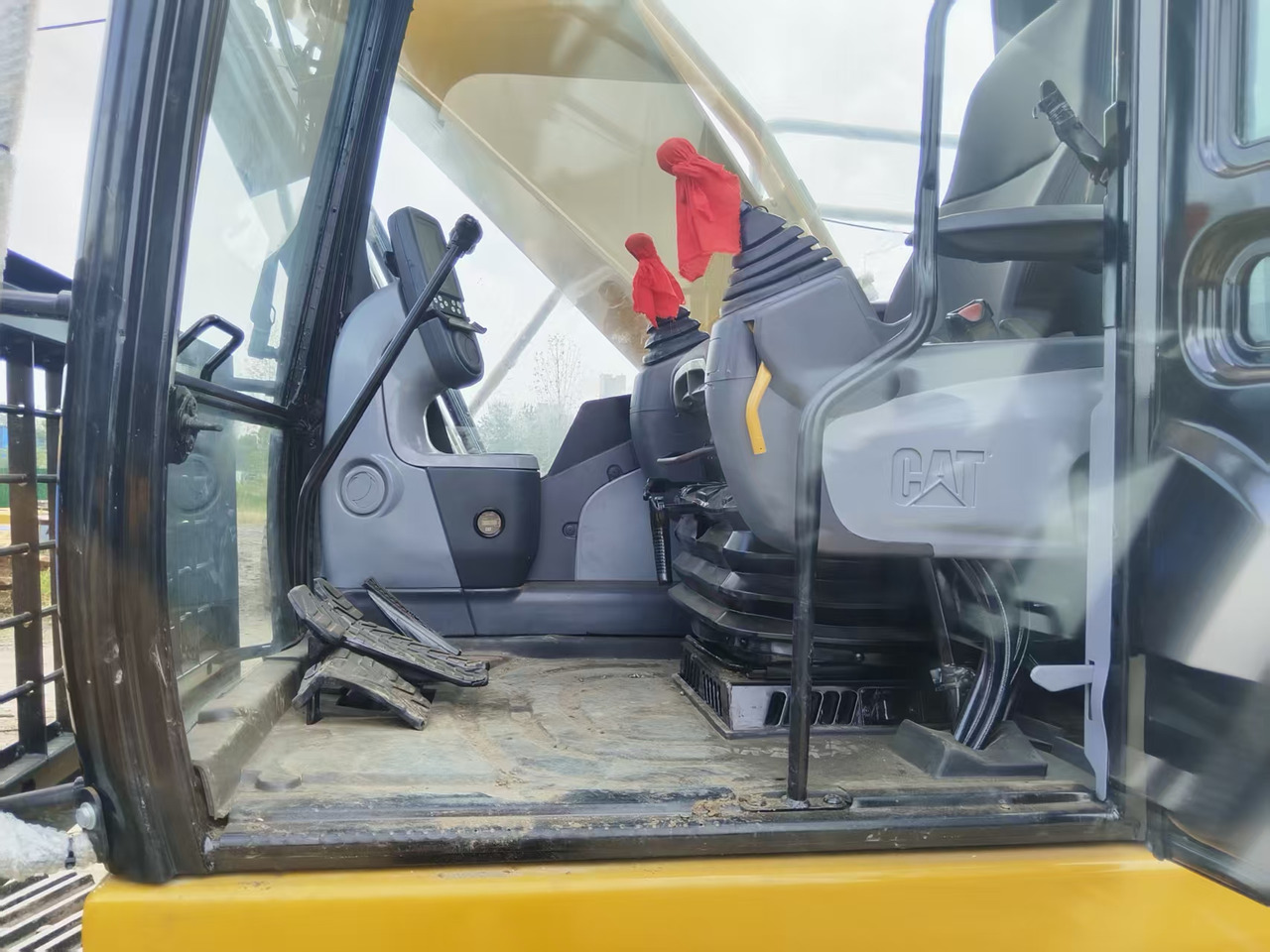 CATERPILLAR 330DL good condition 2024 30 ton excavator for sale - حفار زحاف: صورة 5 CATERPILLAR 330DL good condition 2024 30 ton excavator for sale - حفار زحاف: صورة 5