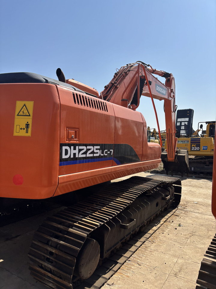 DOOSAN dh225 hot sale used excavator in stock - حفار زحاف: صورة 1 DOOSAN dh225 hot sale used excavator in stock - حفار زحاف: صورة 1