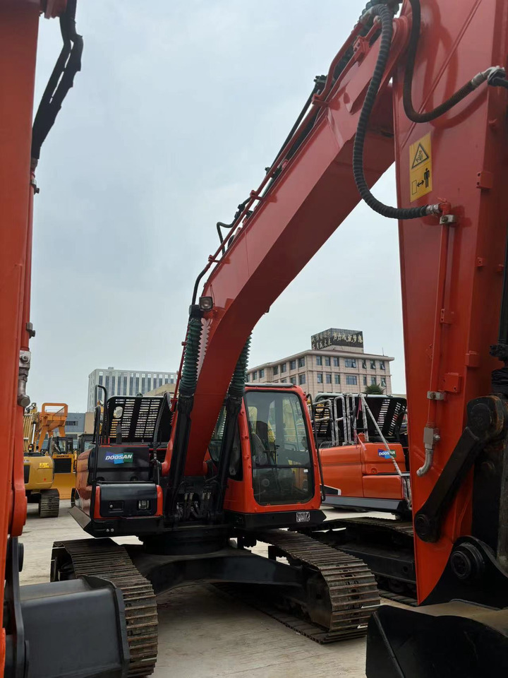 DOOSAN dx225 excavator original hot sale - حفار زحاف: صورة 3 DOOSAN dx225 excavator original hot sale - حفار زحاف: صورة 3