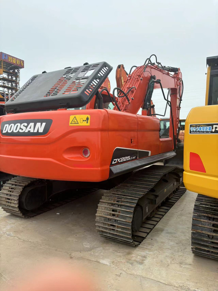DOOSAN dx225 excavator original hot sale - حفار زحاف: صورة 1 DOOSAN dx225 excavator original hot sale - حفار زحاف: صورة 1