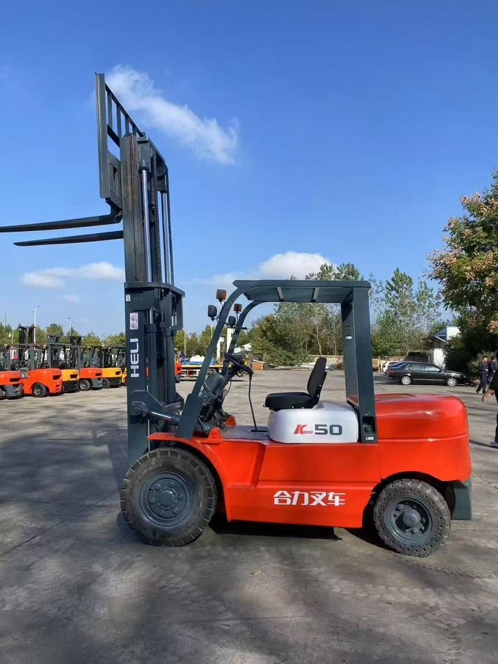 HELI k50 used diesel forklift Customizable mast clamps - رافعة شوكية ديزل: صورة 3 HELI k50 used diesel forklift Customizable mast clamps - رافعة شوكية ديزل: صورة 3
