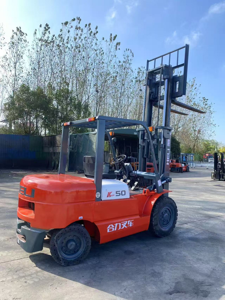 HELI k50 used diesel forklift Customizable mast clamps - رافعة شوكية ديزل: صورة 4 HELI k50 used diesel forklift Customizable mast clamps - رافعة شوكية ديزل: صورة 4