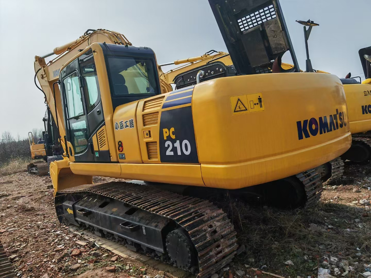 KOMATSU pc210-8 used crawler excavator japan brand hot sale - حفار زحاف: صورة 1 KOMATSU pc210-8 used crawler excavator japan brand hot sale - حفار زحاف: صورة 1