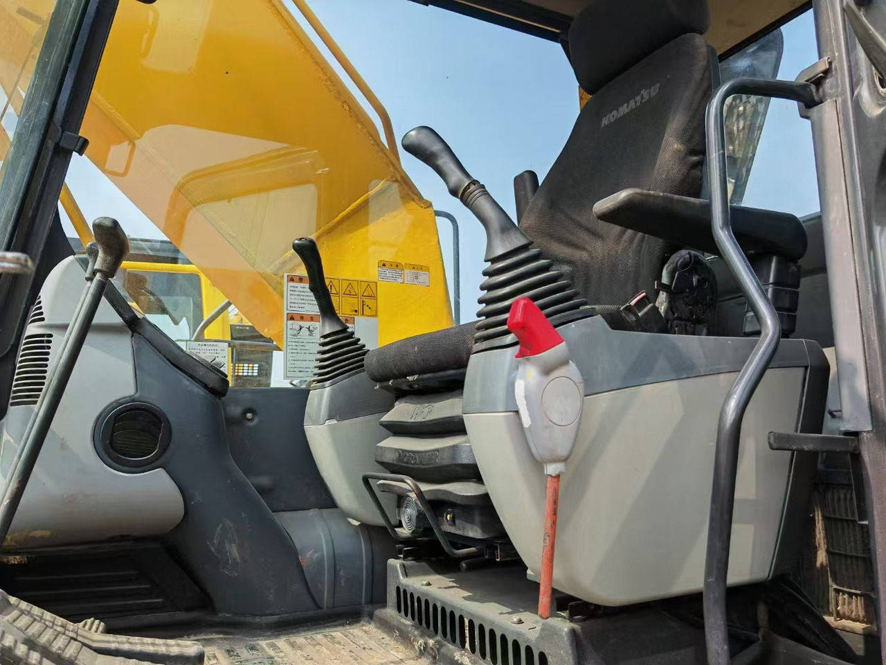 KOMATSU pc210-8 used crawler excavator japan brand hot sale - حفار زحاف: صورة 2 KOMATSU pc210-8 used crawler excavator japan brand hot sale - حفار زحاف: صورة 2