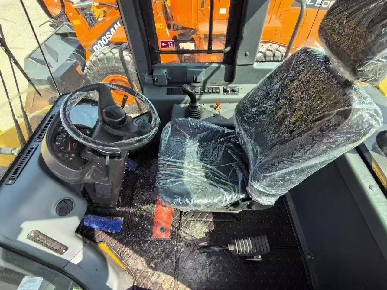 SDLG L958F china brand SDLG loader 5 ton class front loader - اللودر بعجل: صورة 4 SDLG L958F china brand SDLG loader 5 ton class front loader - اللودر بعجل: صورة 4