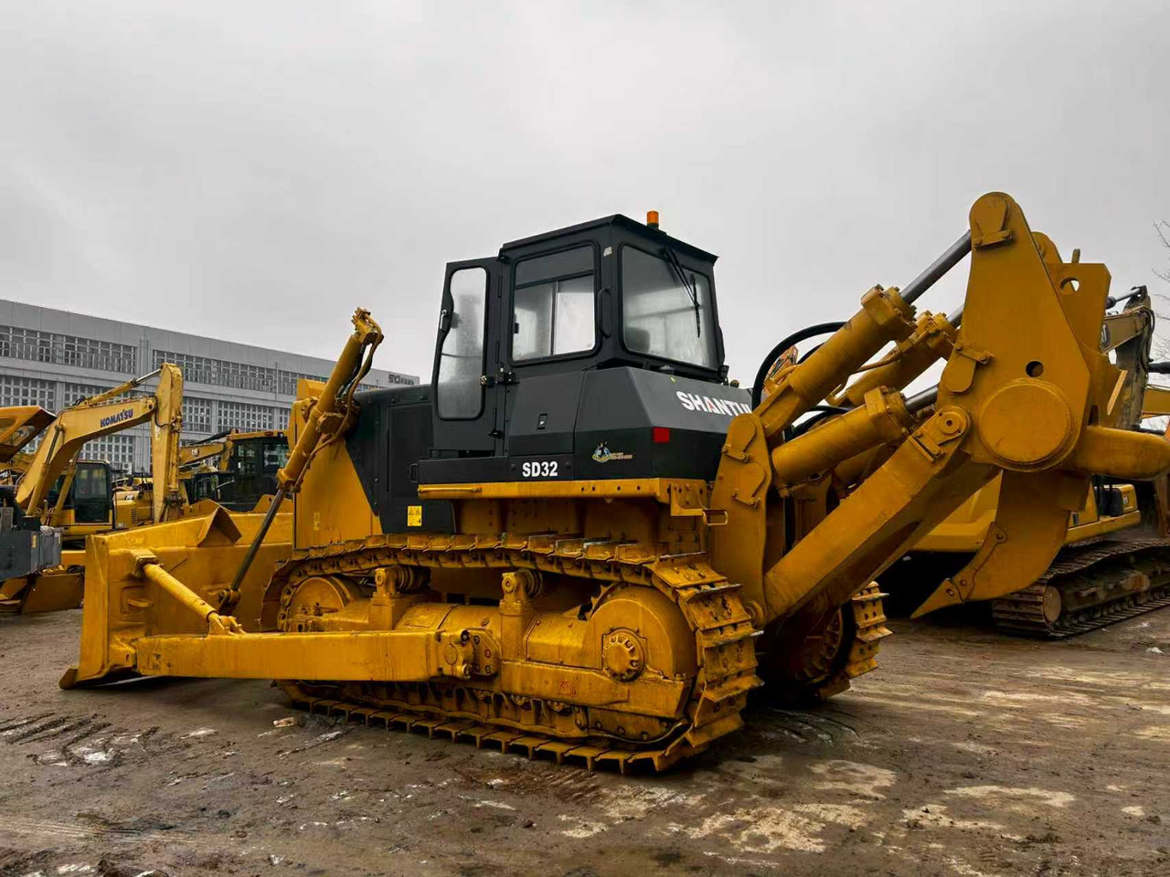 SHANTUI SD32 used bulldozer famous china brand for sale - جرافة: صورة 4 SHANTUI SD32 used bulldozer famous china brand for sale - جرافة: صورة 4