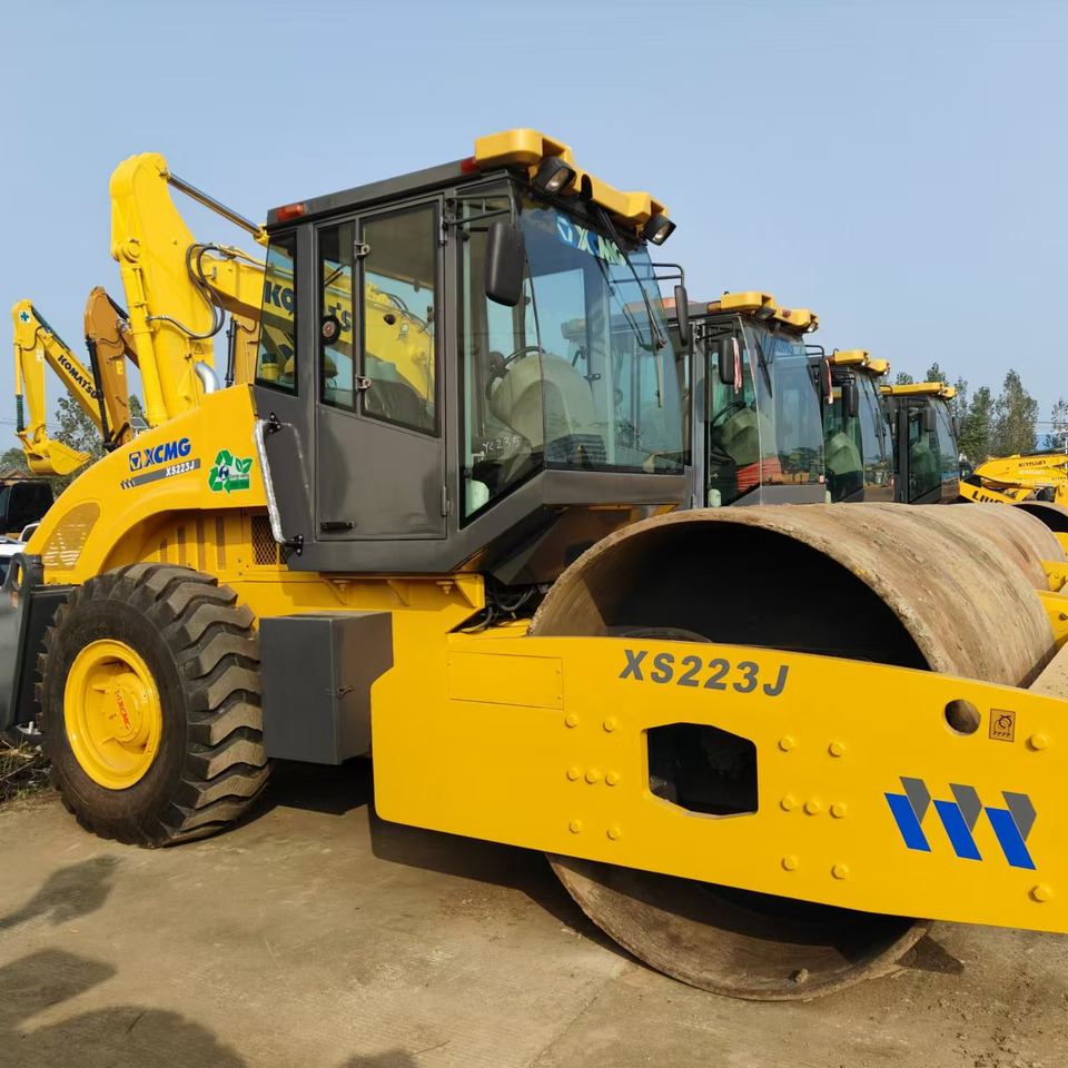 XCMG XS223J used road roller low hours factory price - مدحلة اسفلت: صورة 1 XCMG XS223J used road roller low hours factory price - مدحلة اسفلت: صورة 1