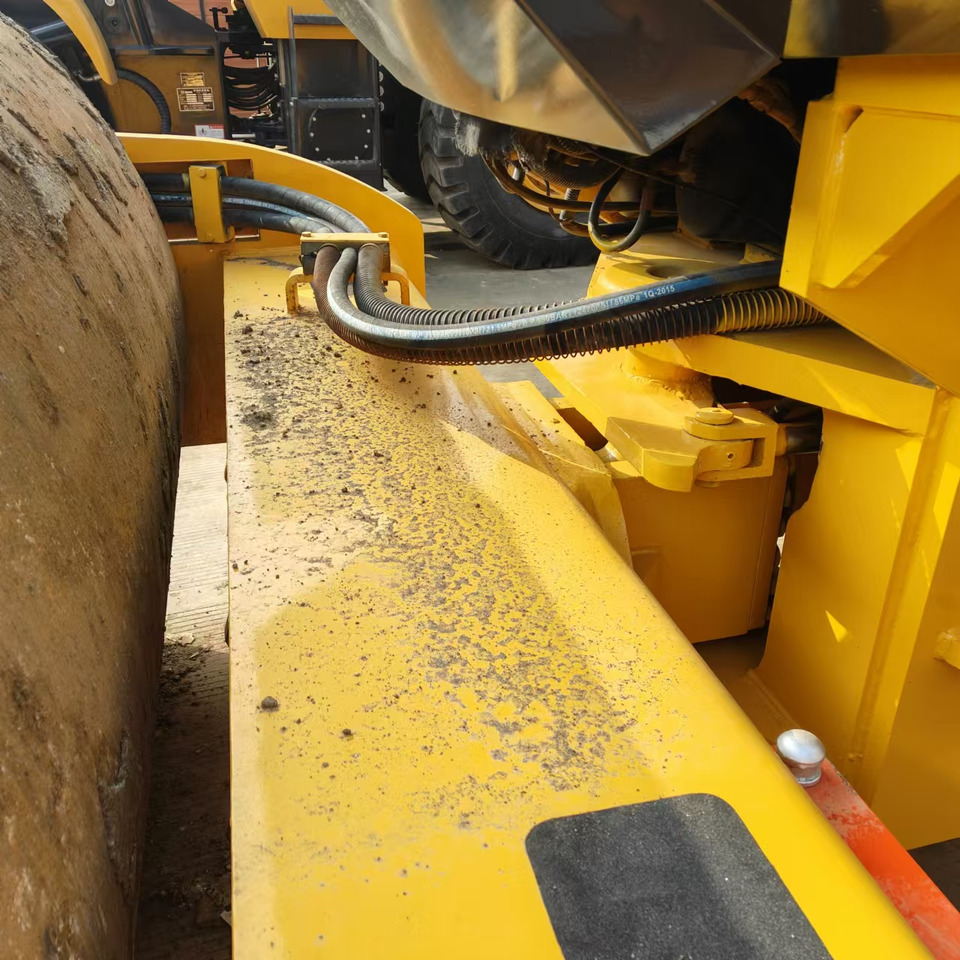 مدحلة اسفلت XCMG XS223J used road roller low hours factory price: صورة 9