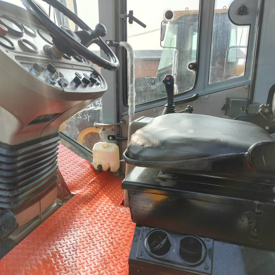 XCMG XS223J used road roller low hours factory price - مدحلة ضاغطة: صورة 4 XCMG XS223J used road roller low hours factory price - مدحلة ضاغطة: صورة 4