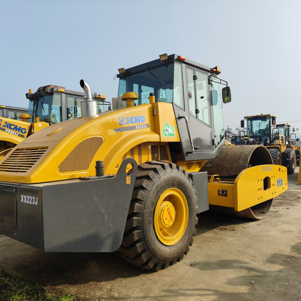 XCMG XS223J used road roller low hours factory price - مدحلة ضاغطة: صورة 3 XCMG XS223J used road roller low hours factory price - مدحلة ضاغطة: صورة 3