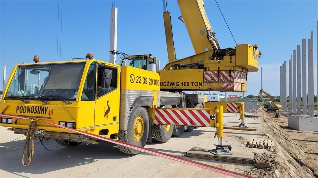 Demag AC-100/5  - رافعة لجميع التضاريس: صورة 2 Demag AC-100/5  - رافعة لجميع التضاريس: صورة 2