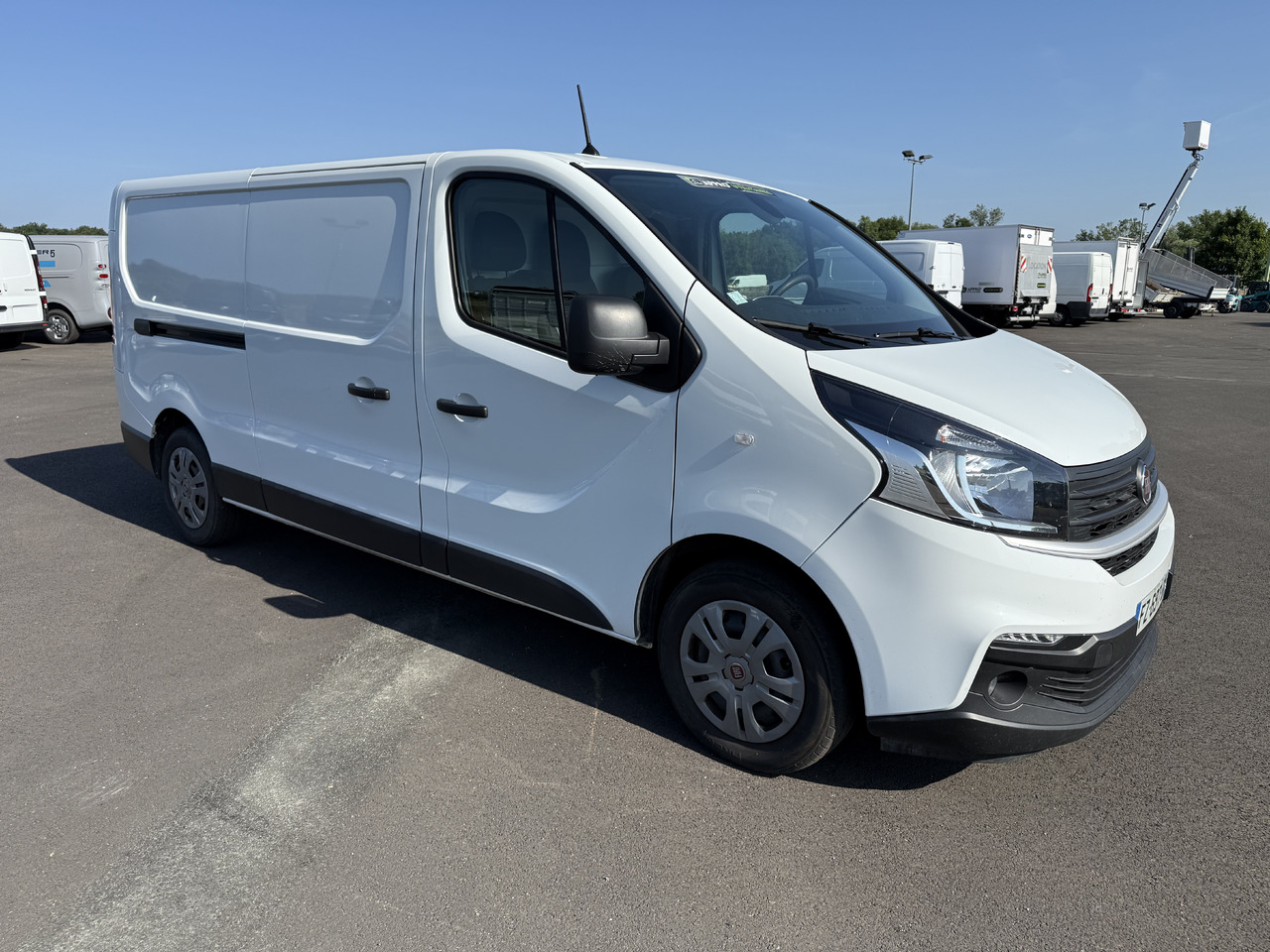 FIAT TALENTO 1T3 LH1 2.0MULTIJET120 PRO LOUNGE + ATTELAGE ET KIT BOIS COMPLET - فان: صورة 1 FIAT TALENTO 1T3 LH1 2.0MULTIJET120 PRO LOUNGE + ATTELAGE ET KIT BOIS COMPLET - فان: صورة 1