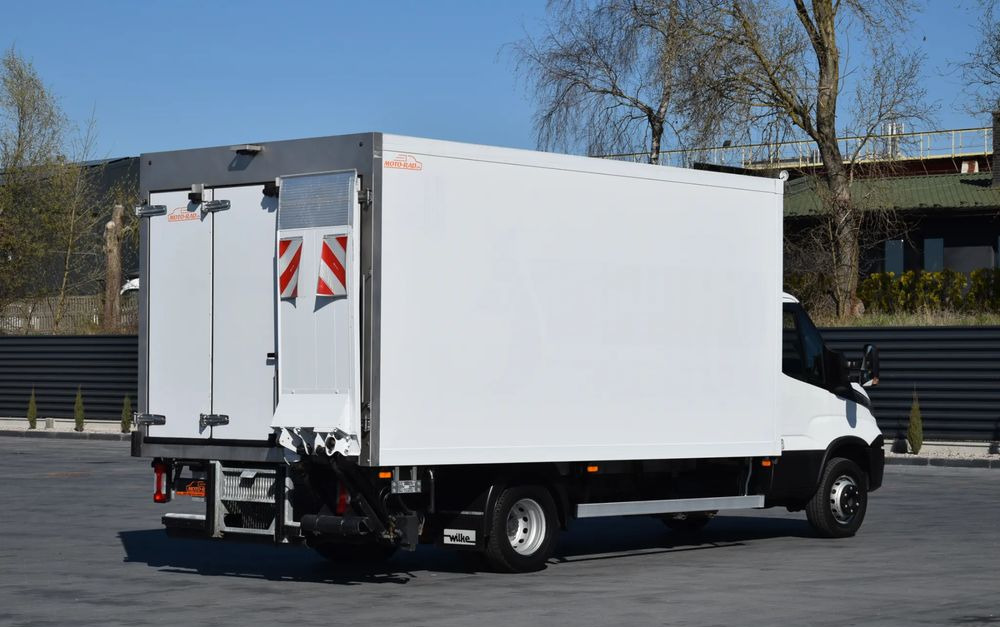 Iveco DAILY 70C18 / 3.0 - 180 KM / AUTOMAT HI-MATIC / 3 OSOBY / CHŁODNIA - MROŹNIA 4,55 M / AGREGAD FRIGOBLOCK / WINDA SORENSEN / KLIMA / TEMPOMAT / KAMERA COFANIA / REGULOWANE ZAWIESZENIE / SERWISOWA - شاحنة مُبرّدة للتوصيل: صورة 5 Iveco DAILY 70C18 / 3.0 - 180 KM / AUTOMAT HI-MATIC / 3 OSOBY / CHŁODNIA - MROŹNIA 4,55 M / AGREGAD FRIGOBLOCK / WINDA SORENSEN / KLIMA / TEMPOMAT / KAMERA COFANIA / REGULOWANE ZAWIESZENIE / SERWISOWA - شاحنة مُبرّدة للتوصيل: صورة 5