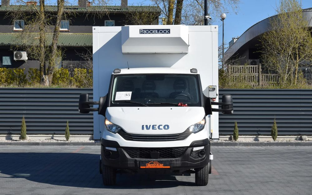 Iveco DAILY 70C18 / 3.0 - 180 KM / AUTOMAT HI-MATIC / 3 OSOBY / CHŁODNIA - MROŹNIA 4,55 M / AGREGAD FRIGOBLOCK / WINDA SORENSEN / KLIMA / TEMPOMAT / KAMERA COFANIA / REGULOWANE ZAWIESZENIE / SERWISOWA - شاحنة الفريزر: صورة 2 Iveco DAILY 70C18 / 3.0 - 180 KM / AUTOMAT HI-MATIC / 3 OSOBY / CHŁODNIA - MROŹNIA 4,55 M / AGREGAD FRIGOBLOCK / WINDA SORENSEN / KLIMA / TEMPOMAT / KAMERA COFANIA / REGULOWANE ZAWIESZENIE / SERWISOWA - شاحنة الفريزر: صورة 2