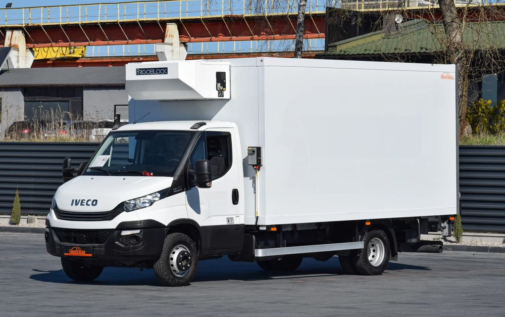 Iveco DAILY 70C18 / 3.0 - 180 KM / AUTOMAT HI-MATIC / 3 OSOBY / CHŁODNIA - MROŹNIA 4,55 M / AGREGAD FRIGOBLOCK / WINDA SORENSEN / KLIMA / TEMPOMAT / KAMERA COFANIA / REGULOWANE ZAWIESZENIE / SERWISOWA - شاحنة الفريزر: صورة 1 Iveco DAILY 70C18 / 3.0 - 180 KM / AUTOMAT HI-MATIC / 3 OSOBY / CHŁODNIA - MROŹNIA 4,55 M / AGREGAD FRIGOBLOCK / WINDA SORENSEN / KLIMA / TEMPOMAT / KAMERA COFANIA / REGULOWANE ZAWIESZENIE / SERWISOWA - شاحنة الفريزر: صورة 1