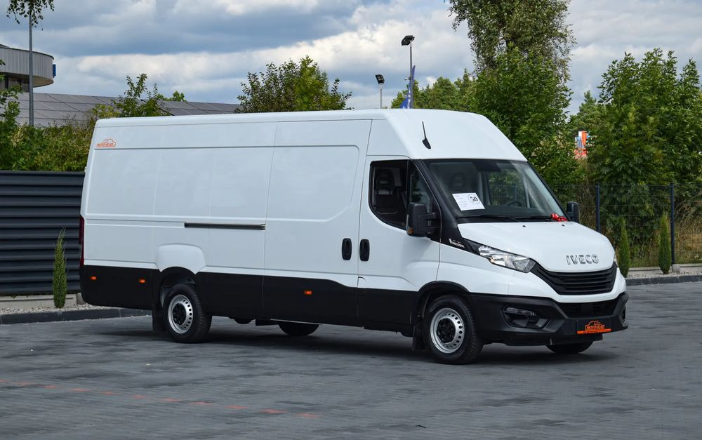Iveco DAILY MAXI 35S16 / 2.3 - 160 KM / AUTOMAT HI-MATIC / NOWY MODEL / 3 OSOBY / DOSTAWCZE / BLASZAK / KLIMA / 2023 / SERWISOWANY / SPROWADZONY Z NIEMIEC - فان: صورة 3 Iveco DAILY MAXI 35S16 / 2.3 - 160 KM / AUTOMAT HI-MATIC / NOWY MODEL / 3 OSOBY / DOSTAWCZE / BLASZAK / KLIMA / 2023 / SERWISOWANY / SPROWADZONY Z NIEMIEC - فان: صورة 3