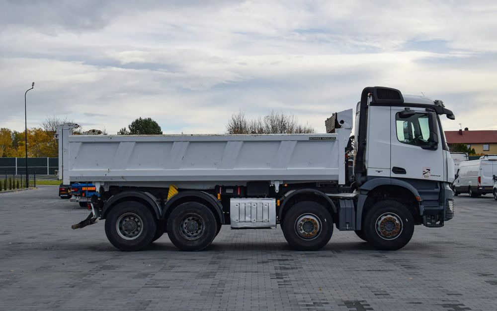 Mercedes-Benz AROCS 3243 / 8x4 / EURO 6 / WYWROTKA / MELLER KIPPER / HYDROBURTA / AUTOMAT / SERWISOWANY / SPROWADZONY - شاحنة قلاب: صورة 4 Mercedes-Benz AROCS 3243 / 8x4 / EURO 6 / WYWROTKA / MELLER KIPPER / HYDROBURTA / AUTOMAT / SERWISOWANY / SPROWADZONY - شاحنة قلاب: صورة 4