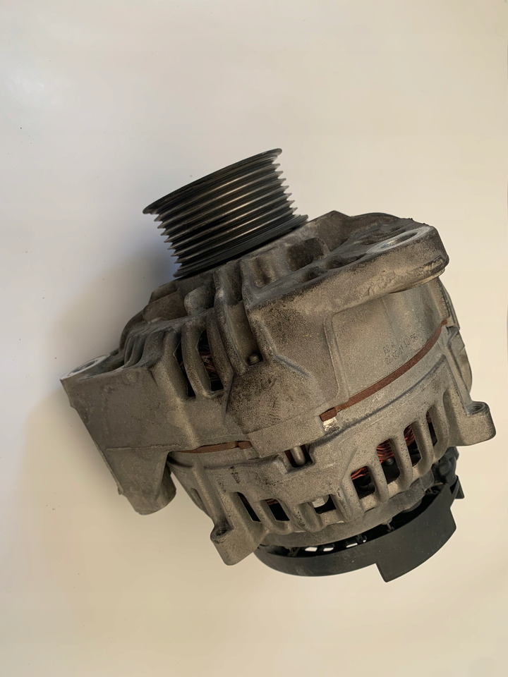 ALTERNATOR MAN TGX TGS EURO 6 D2676 LF26 - المحرك و قطع الغيار - شاحنة: صورة 1 ALTERNATOR MAN TGX TGS EURO 6 D2676 LF26 - المحرك و قطع الغيار - شاحنة: صورة 1