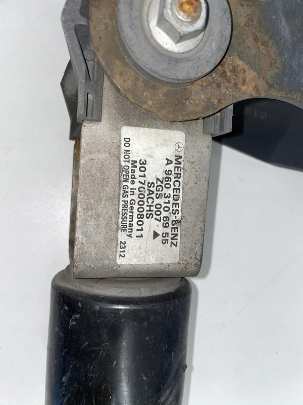 AMORTYZATOR WSPORNIK KABINY ACTROS A9603106955 - تعليق الكابينة - شاحنة: صورة 2 AMORTYZATOR WSPORNIK KABINY ACTROS A9603106955 - تعليق الكابينة - شاحنة: صورة 2