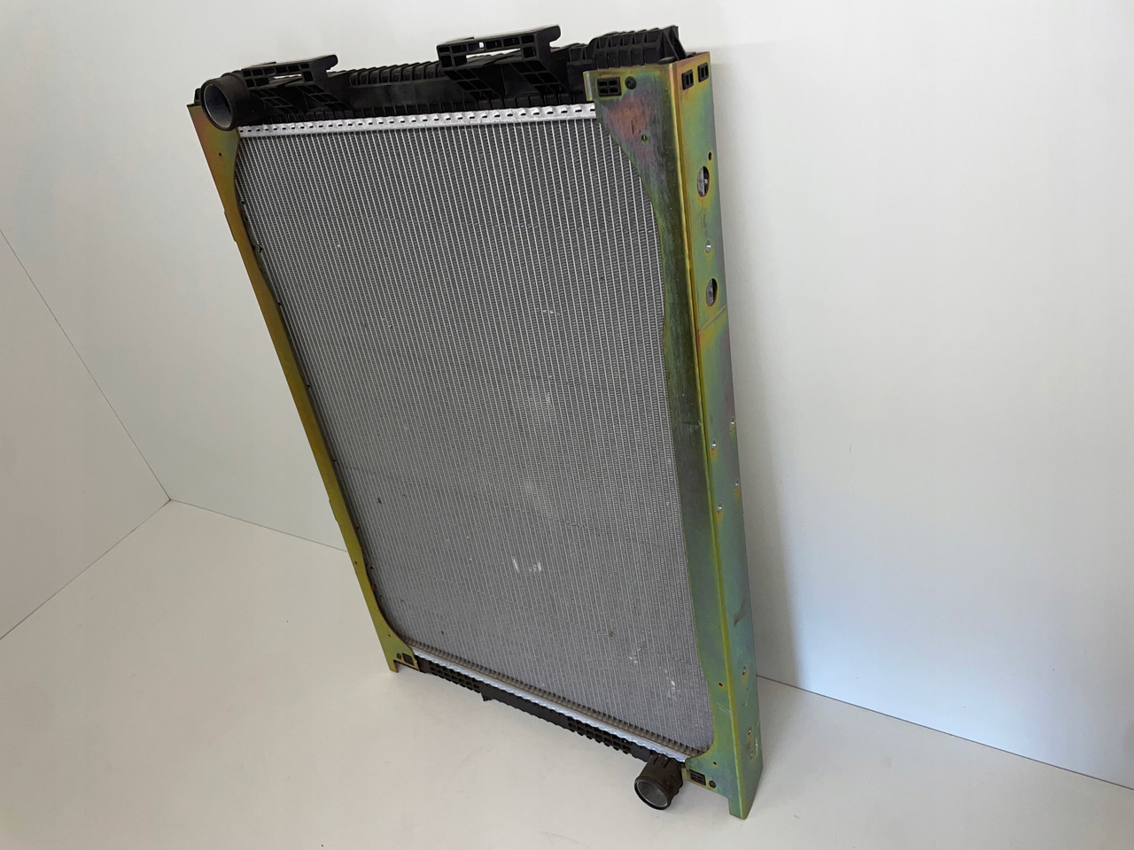 CHŁODNICA WODY MAN F2000 F 90 F 2000 F90 81061016437 - مضخة المبرد - شاحنة: صورة 3 CHŁODNICA WODY MAN F2000 F 90 F 2000 F90 81061016437 - مضخة المبرد - شاحنة: صورة 3